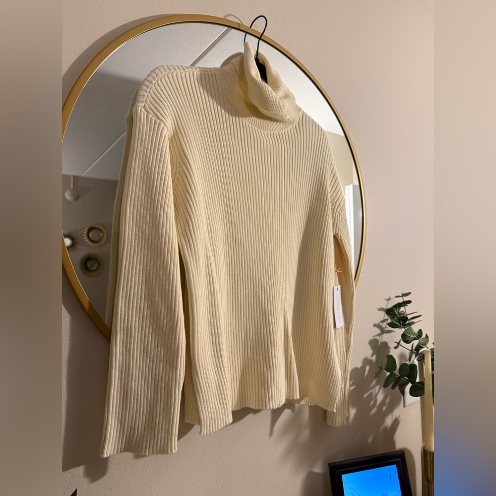 Backyard Roses Hannah Sweater Size Small NWT - Picture 6 of 10
